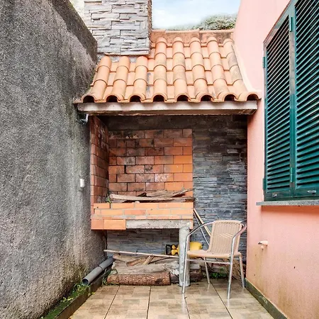 Holiday home Vinhaticos House