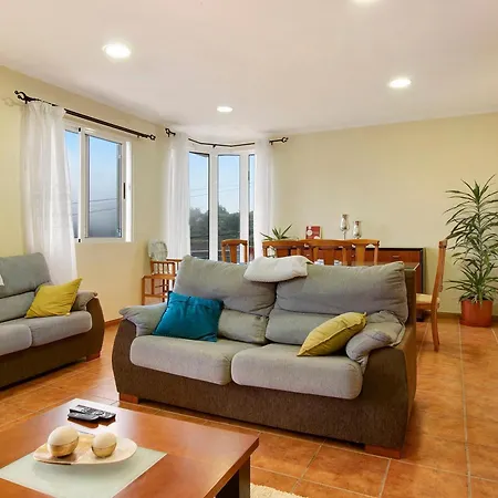 Holiday home Vinhaticos House