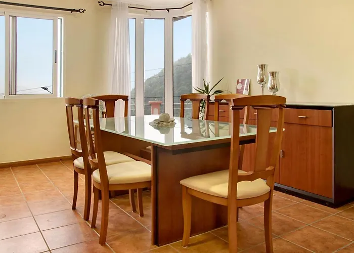 Дом отдыха Vinhaticos House *